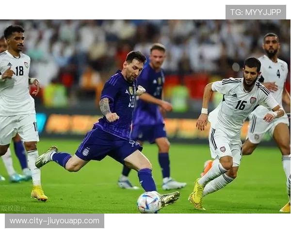 “安赫尔·巴尔博萨的防守与进攻兼备，成为美洲狮队的攻防兼具核心”